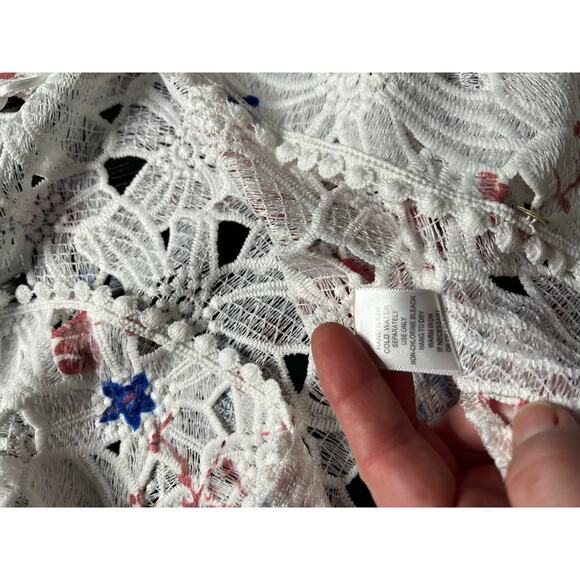 Rabbit Rabbit Rabbit Designs Floral Cutwork Lace One-Button Blouse/Cardigan - Picture 6 of 7